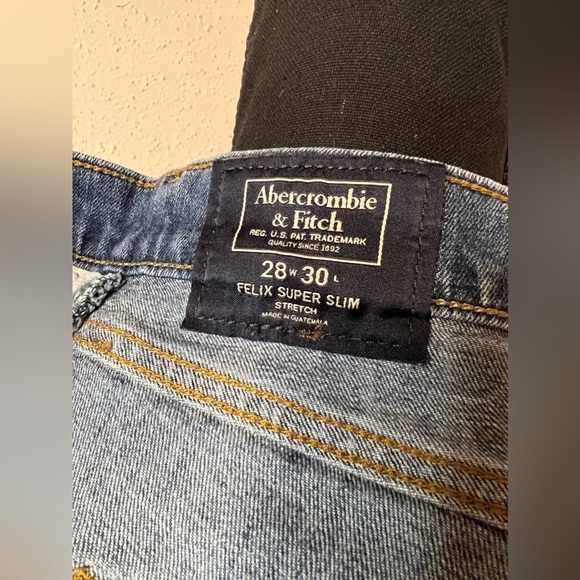 ⭐️Abercrombie & Fitch jeans - Picture 6 of 8